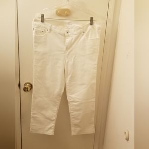 Womens LIZ & CO white cropped Jean's. Size 14